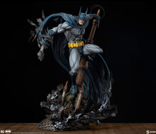 Cargar imagen en el visor de la galería, Pre-Venta: Batman Premium Format™ Figure - Sideshow Collectibles