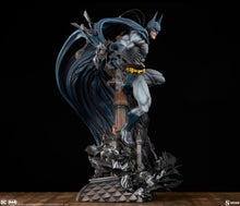 Cargar imagen en el visor de la galería, Pre-Venta: Batman Premium Format™ Figure - Sideshow Collectibles