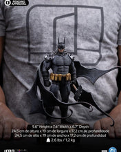 Cargar imagen en el visor de la galería, Pre-Venta: Batman Absolute - DC Comics - Art scale 1/10 - Iron Studios