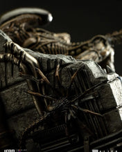 Cargar imagen en el visor de la galería, Pre-Venta: Ellen Ripley y Dog Alien - Alien 3 - Arte a escala 1/10 - Iron Studios