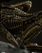 Cargar imagen en el visor de la galería, Pre-Venta: Ellen Ripley y Dog Alien - Alien 3 - Arte a escala 1/10 - Iron Studios