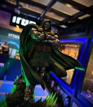Cargar imagen en el visor de la galerÃa, Pre-Venta: Doctor Doom - Diorama Infinity Gauntlet - art scale 1/10
