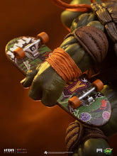 Cargar imagen en el visor de la galería, Pre-Venta: Michaelangelo - Tortugas Ninja - Figura Art Scale 1/10 - Iron Studios
