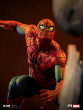 Cargar imagen en el visor de la galería, Pre-Venta: Spider-Man vs Hulk - Spider-Man: Un Nuevo Día - Escala 1/10 - Iron Studios

