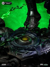 Cargar imagen en el visor de la galería, Pre-Venta: Doctor Doom - Avengers: Doomsday - Réplica Legacy 1/4 - Iron Studios
