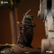 Cargar imagen en el visor de la galería, Pre-Venta: AT-ST and Chewbacca - Star Wars - Demi art scale 1/20 - Iron Studios
