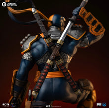 Cargar imagen en el visor de la galería, Pre-Venta: Deathstroke - DC Comics #9 - Art Scale 1/10 - Iron Studios
