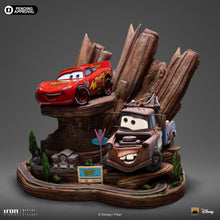 Cargar imagen en el visor de la galería, Pre-Venta: Q3 2025 : Lightning Mcqueen &amp; Tow Mater Deluxe - 1/10 art scale - Iron Studios
