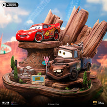 Cargar imagen en el visor de la galería, Pre-Venta: Q3 2025 : Lightning Mcqueen &amp; Tow Mater Deluxe - 1/10 art scale - Iron Studios

