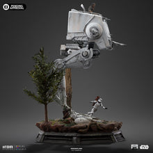 Cargar imagen en el visor de la galería, Pre-Venta: AT-ST and Chewbacca - Star Wars - Demi art scale 1/20 - Iron Studios
