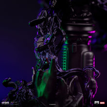 Cargar imagen en el visor de la galería, Pre-Venta: Ghost-Spider - Diorama Spider-Man vs Villains - BDS Art Scale 1/10 - Iron Studios
