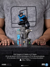 Cargar imagen en el visor de la galería, Pre-Venta: Nightwing - Serie DC Comics #9 - Arte a escala 1/10 - Iron Studios
