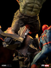 Cargar imagen en el visor de la galería, Pre-Venta: Spider-Man vs Hulk - Spider-Man: Un Nuevo Día - Escala 1/10 - Iron Studios
