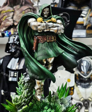 Cargar imagen en el visor de la galería, Pre-Venta: Doctor Doom - Diorama Infinity Gauntlet - art scale 1/10
