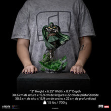Cargar imagen en el visor de la galería, Pre-Venta: Doctor Doom - Diorama Infinity Gauntlet - art scale 1/10
