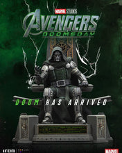 Cargar imagen en el visor de la galería, Pre-Venta: Doctor Doom en el Trono - Avengers: Doomsday - 1/10 Scale - Iron Studios
