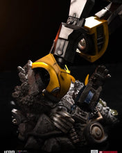 Cargar imagen en el visor de la galería, Pre-Venta: Bumblebee - Transformers - Demi art scale 1/20 - Iron Studios
